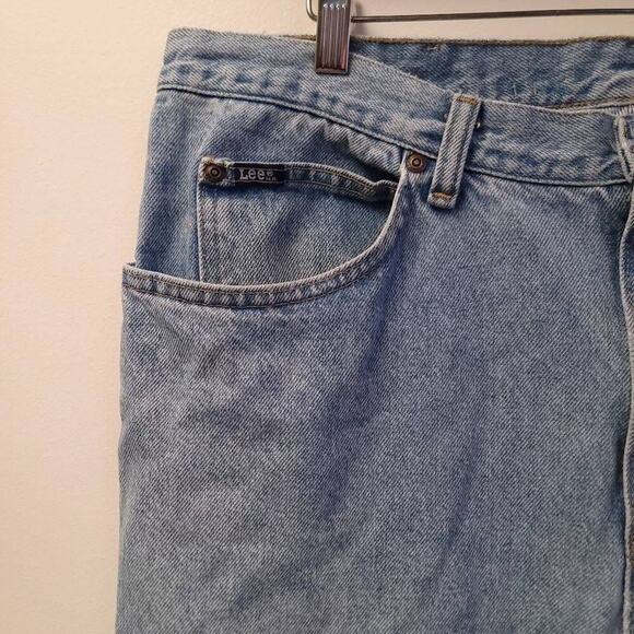Lee Faded Denim Jeans Tag Worn Measure 35.5 x 28.5 Straight Leg Light Blue Wash - Picture 2 of 9